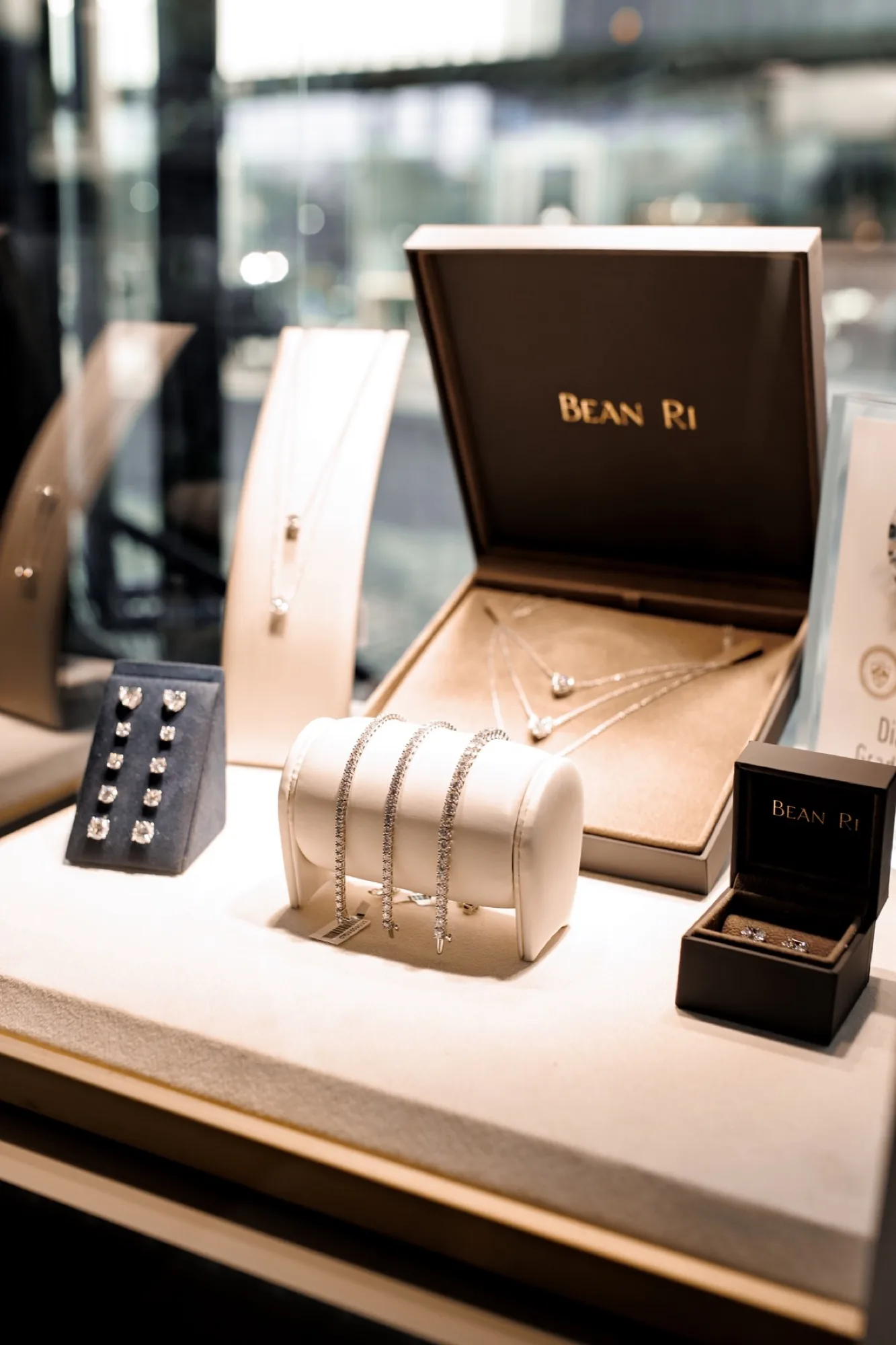 Bean Ri jewellery display